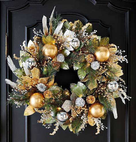 The Most Beautiful Christmas Wreaths - Love Happens Magazine