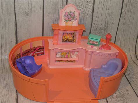 Vintage 1994 Barbie Pop Up Fold Out Playhouse Bedroom Carrying Case Toy