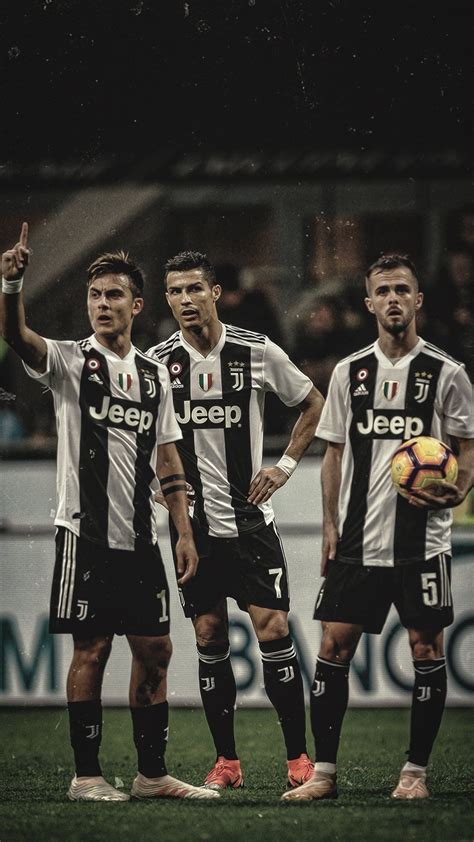 Home > ronaldo wallpapers > page 1. Cristiano Ronaldo y Paulo dybala | Ronaldo football ...