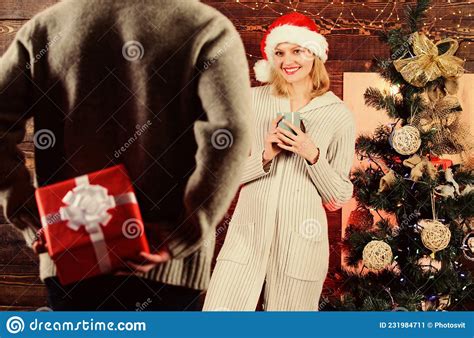 Winter Surprise Man Carry T Box Behind Back Woman Smiling Face Santa Christmas Surprise