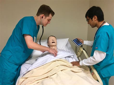 In Richardson High School Students Get Hands On Medical Training In