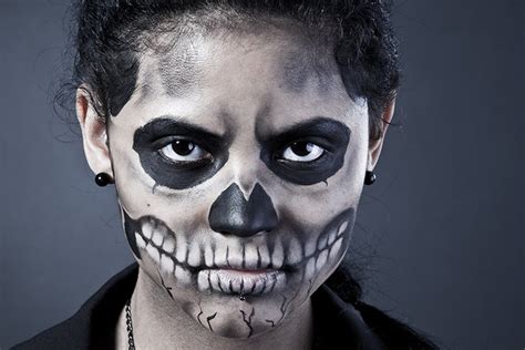10 Simple And Scariest Halloween Face Paint Ideas For Kids