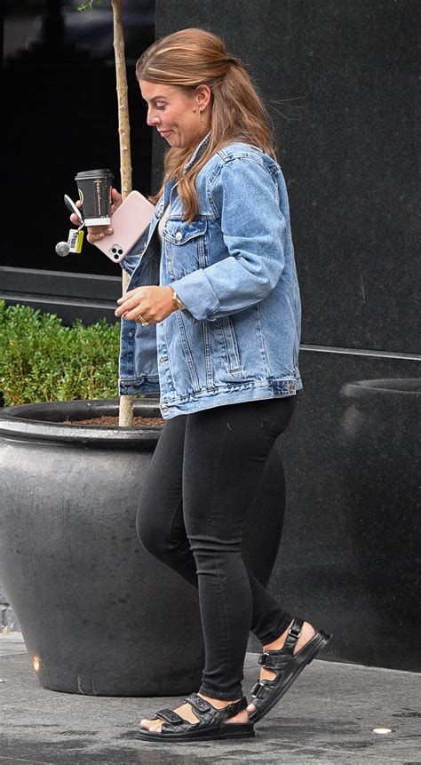 Coleen mary rooney (née mcloughlin; COLEEN ROONEY Leaves Her Hotel in Manchester 08/23/2020 ...