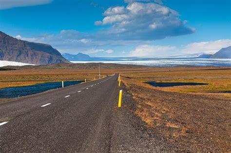 Premium Photo Highway Through South Icelandic Landscape