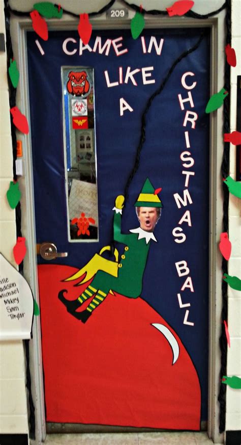 I wanted to add a few more to my blog and also add some 'rules' for a door decorating contest that you may want to follow. Christmas Door Decorating Ideas - The Xerxes