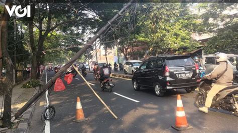 Kabel Udara Di Ciputat Bikin Mobil Warga Alami Kerusakan PLN Dan