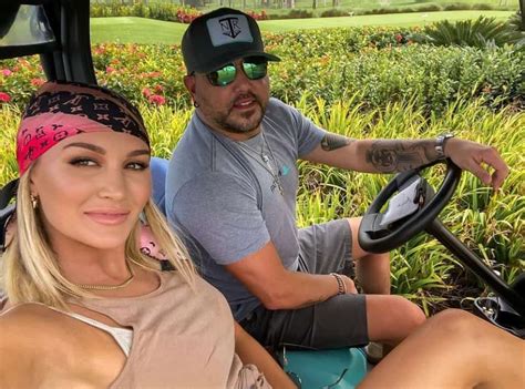 Brittany And Jason Aldean Have Super Thick Skin Thanks To Social