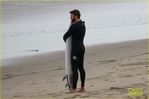 Full Sized Photo Of Liam Hemsworth Bares His Ripped Abs While Stripping