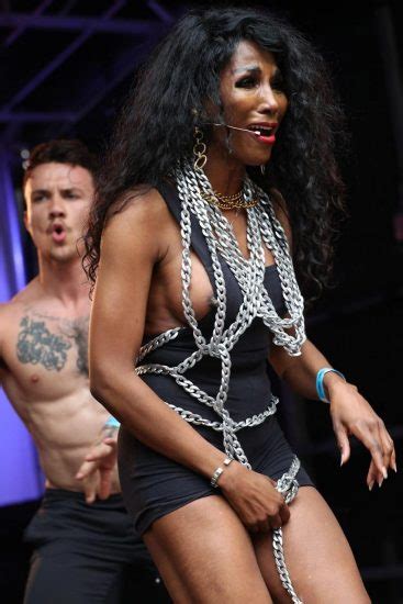 Sinitta Nude Nipples While Stage Performance Scandal Planet