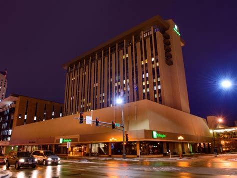 Book family friendly hotels where kids stay and eat free! HOLIDAY INN ROCHESTER DOWNTOWN $143 ($̶1̶7̶1̶) - Prices ...