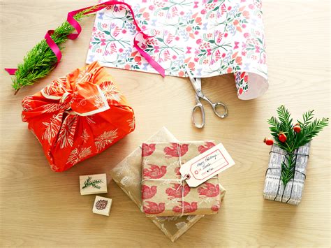 Whether you're just looking for styling ideas or if you are wondering how to wrap a gift for the wrapping a gift is easy — just follow these simple steps. 8 Unique Gift Wrap Ideas - Sunset Magazine - Sunset Magazine