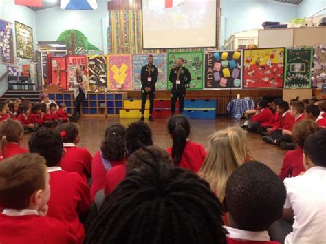 Mansfield Town Football Players Visit Sneinton C Of E Primary Aquinas