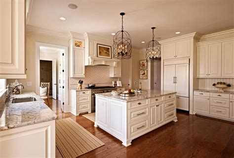 17 Best Antique White Cabinets Combinations For Most Fascinating Looks