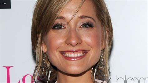 Report Smallville Star Allison Mack Arrested For Involvement With
