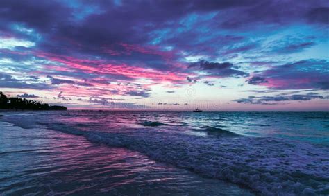 Blue Pink Sunrise Over Atlantic Ocean Stock Image Image Of Dusk Morning 192163965