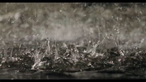 Raining With Splatters Of Water In The Ground Youtube
