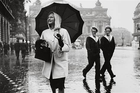 A Century Of Fashion In 12 Iconic Photographs