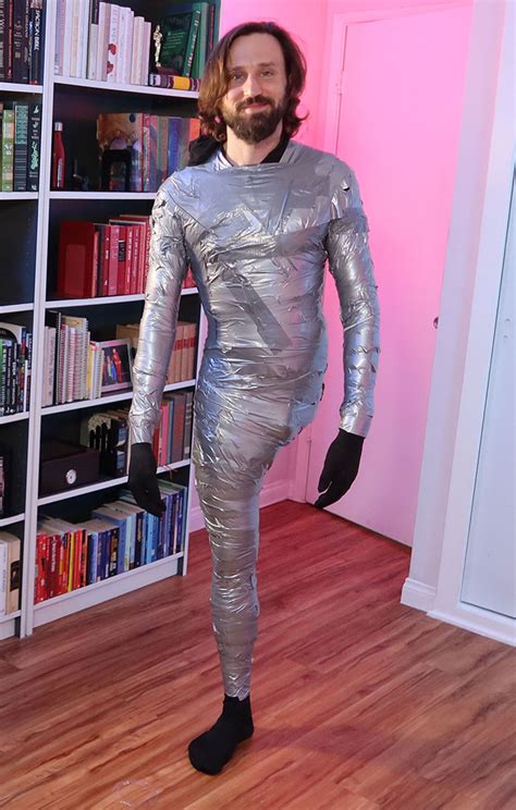 Every Halloween This One Legged Guy Makes An Epic Halloween Costume And He Just Revealed His