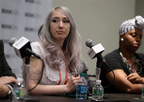 zoë quinn accuses night in the woods game developer and ex partner alec holowka of harassment