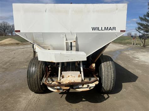 Willmar S800 Self Propelled Fertilizer Spreader 8000 Machinery Pete