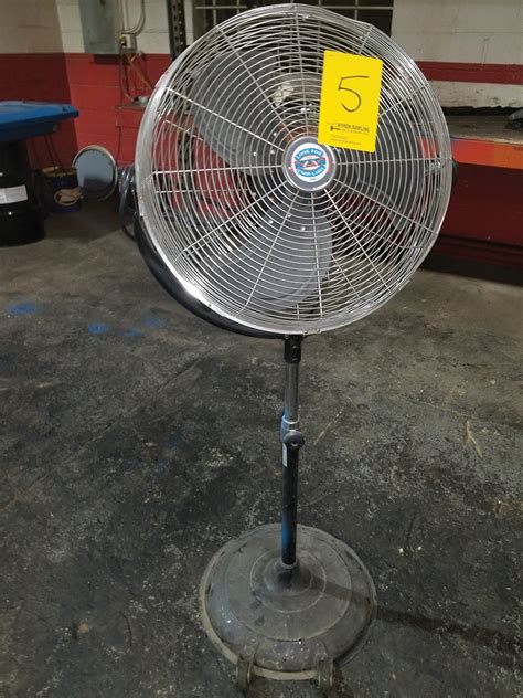18 Dayton Pedestal Fan With Wheels And Swivel Head And 32 Pedestal