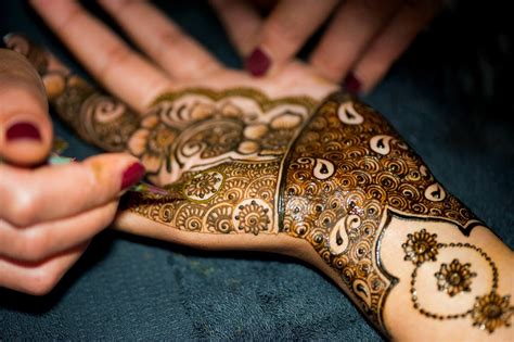 It is hard to find the muslim women without the mehndi design on this particular occasion of eid. Eid Mehndi Designs 2013-2014 | Best Mehndi Designs for Eid