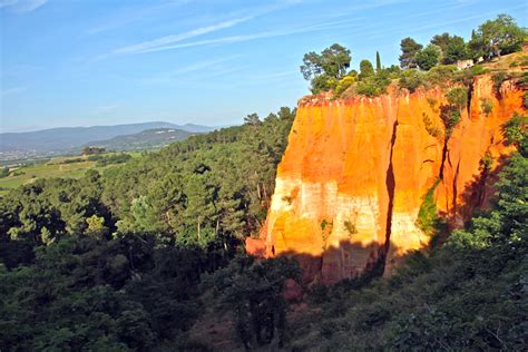 Le Sentier Des Ocres De Roussillon Falaise Roussillon Vaucluse
