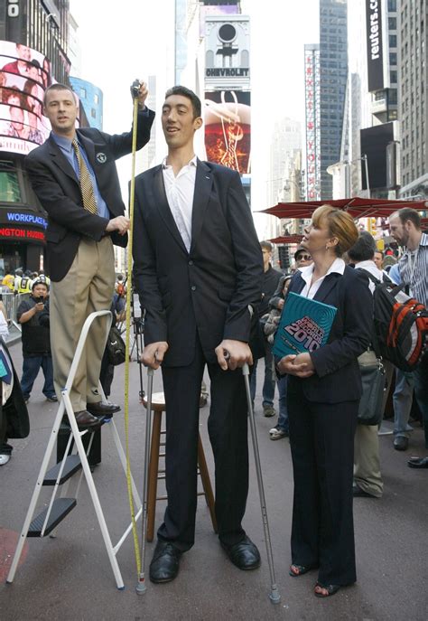 The Tallest Man In The World Worlds Tallest Man Stops Growing Thanks