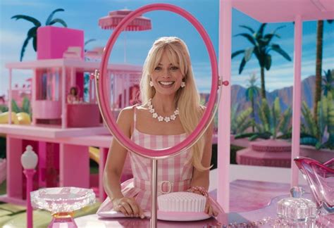 10 Film Margot Robbie Terbaik Termasuk Barbie Dengan Review Dan