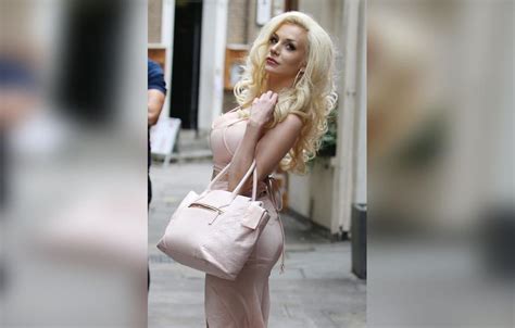 Courtney Stodden Reveals She S Decided To Be Sober After Years Of Drinking
