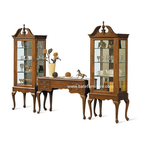 Buy queen anne bedroom furniture and get the best deals at the lowest prices on ebay! Queen Anne Display Cabinet | Display cabinet, White ...