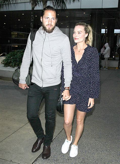 margot robbie s husband tom ackerley meet her spouse of 6 years hollywoodheavy