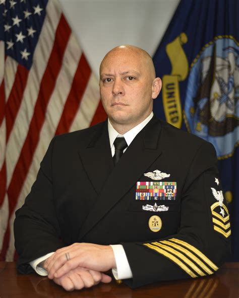 Cmdcs Christopher Swinney Commander Navy Region Mid Atlantic Bio