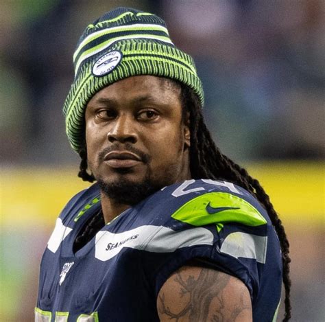 Ex Nfl Rb Marshawn Lynch Pulled Out From Car During Dui Arrest Police Bodycam Video Released