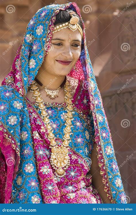 Indische Vrouw Rajasthan India Redactionele Afbeelding Image Of Kleren Vrouwelijk