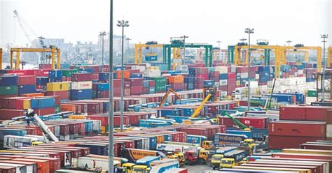 Chittagong Port Container Vessels To Be Moved Out Within 48 Hours