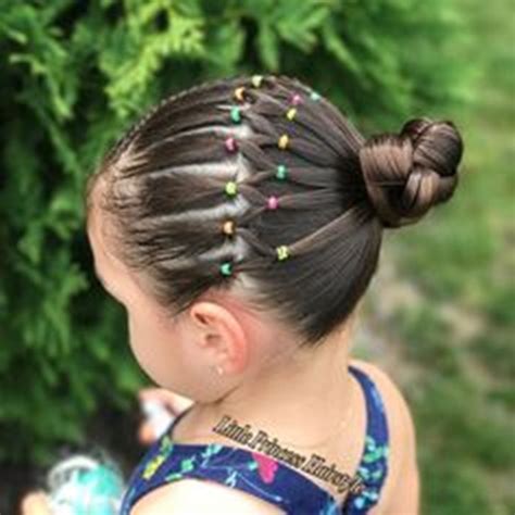 From super easy braids to simple hairstyles that can go under a hat, brush up on these dos for your little ladies' locks and win best tressed of the playground. 75 Easy Braids for Kids (with Tutorial)