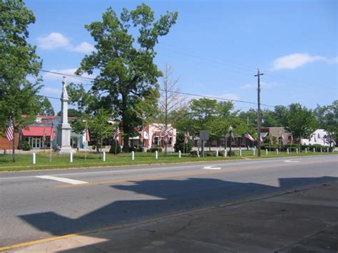 Ellaville Ga Town Square With Confederate Memorial Downtown