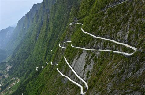 One of china's steepest roads! would you dare to drive on this mountain ...