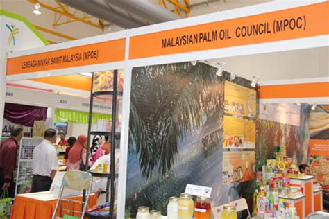 Malaysian palm oil is the most affordable vegetable oil in the world. Malaysian Palm Oil Council (MPOC) @ MAHA 2010 | Segalanya ...