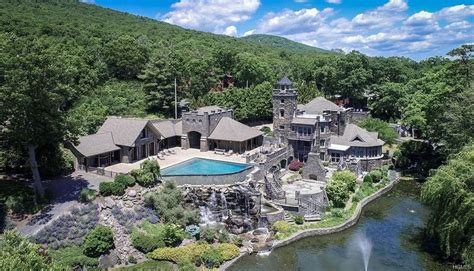 Derek Jeters Lakefront Castle In Upstate Ny Going To Auction Bids