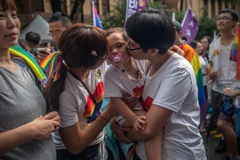Photos Of Taiwan After It Legalized Same Sex Marriage