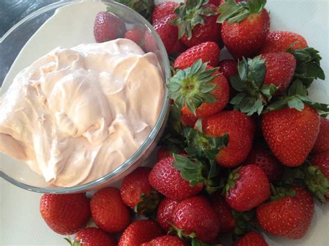 Strawberry Marshmallow Cream Cheese Dip Think Outside The Lunchbox