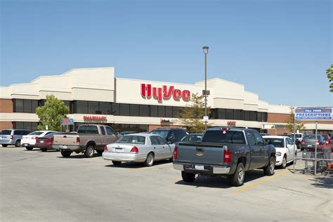 Hy Vee At Mall Of The Bluffs Council Bluffs Iowa Mall Shopping Center