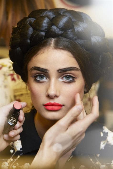 Chanel Cruise 201516 Collection Backstage Beauty Pictures Beauty