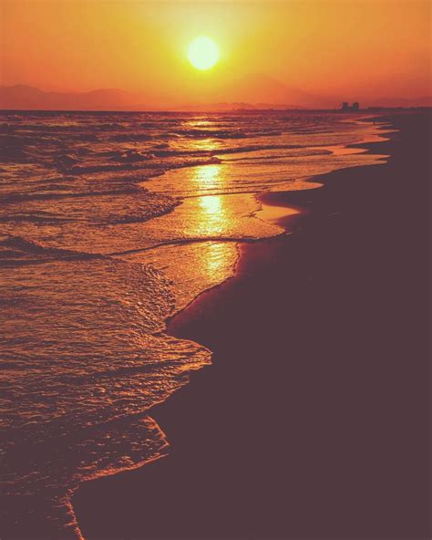 An Idyllic Sunset 🌇 On The Beach 🌊 👌 ☺💖 Beach Sunset Sunrise Sunset