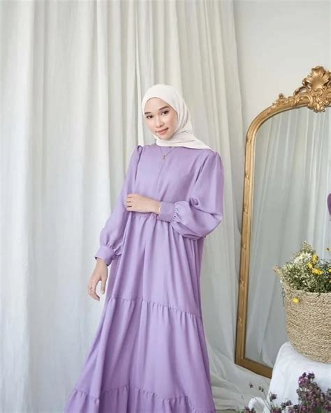 10 Inspirasi Warna Hijab Yang Cocok Untuk Baju Ungu Muda