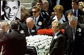 Frank Sinatra's funeral | Frank sinatra, Funeral, Sinatra