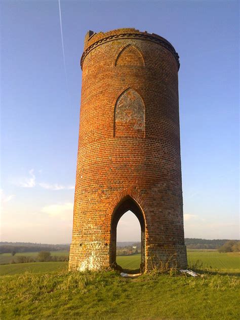 Wilder's Folly or Sulham Dovecote © Liam Drew :: Geograph Britain and Ireland