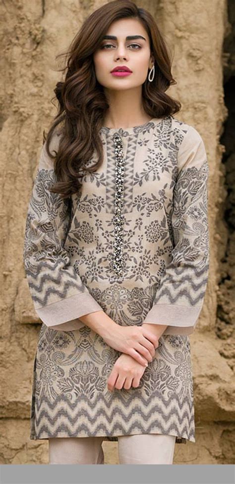 For More Follow On Insta Loveushi Or Pinterest Anamsiddiqui12294 ╳ ♡ Pakistani Fashion Casual